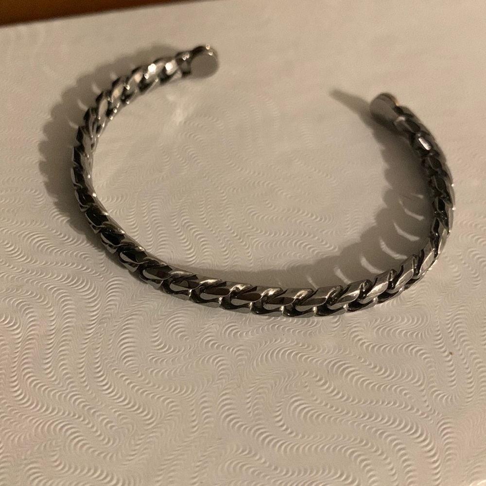 Henri Bendel cuff bracelet